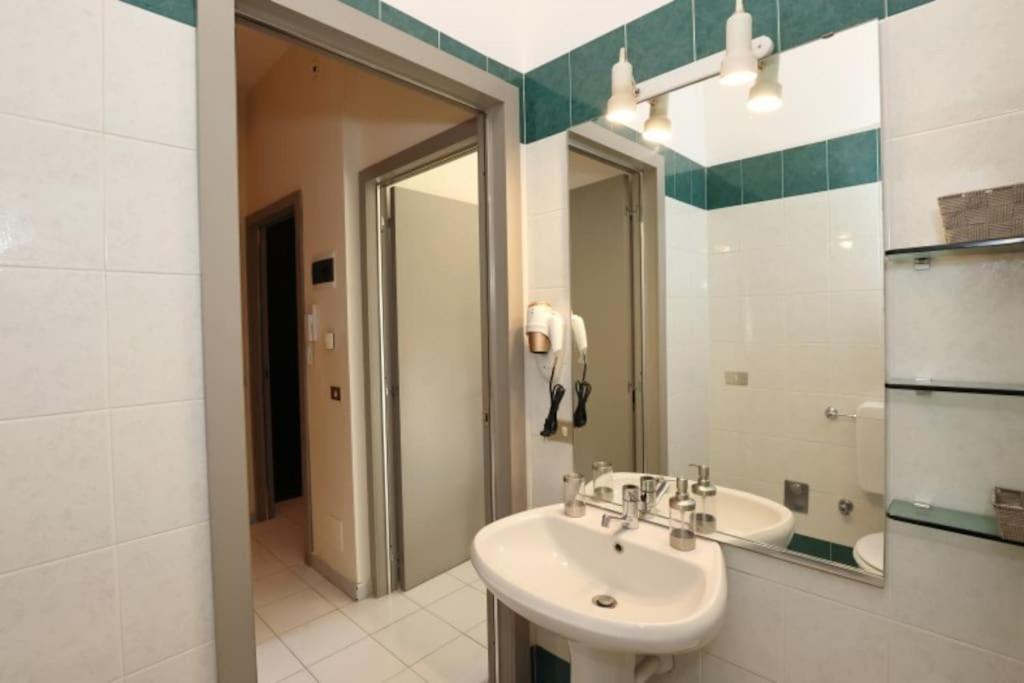 Ferienwohnung Bel Bilocale Vicino Alla Metropolitana E Al Centro Turin Exterior foto